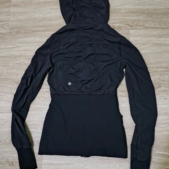 Lululemon Women's Black Jacket Reversible - Picture 4 of 8